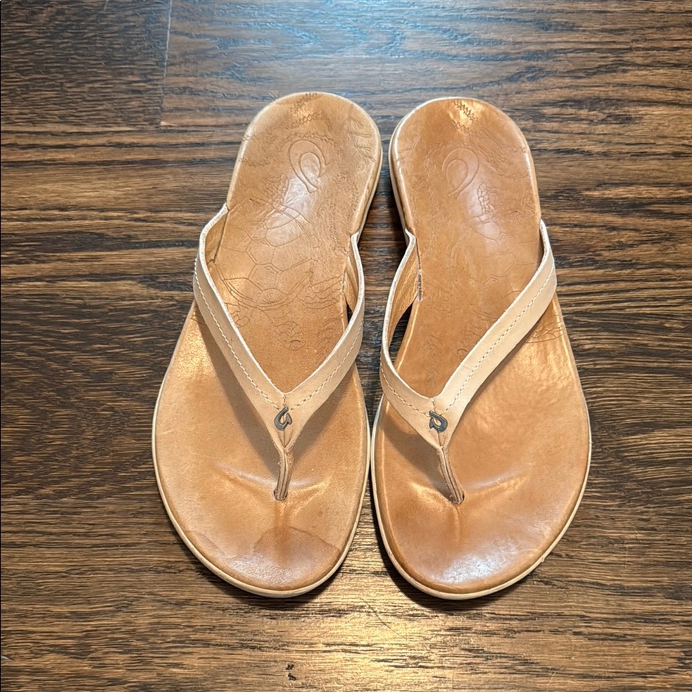 OluKai Tan Leather Sandals